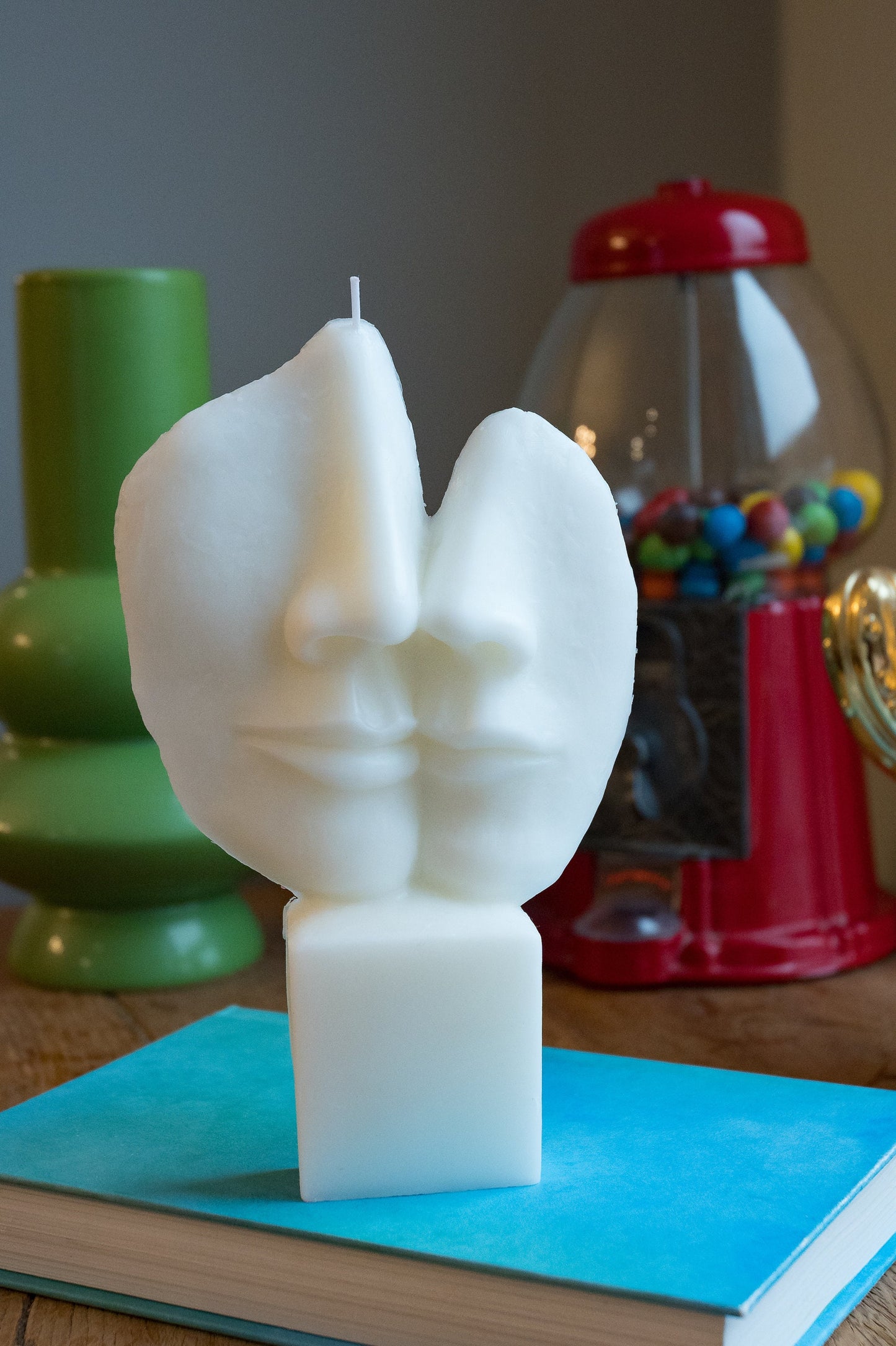 Connected Abstract Faces Candle