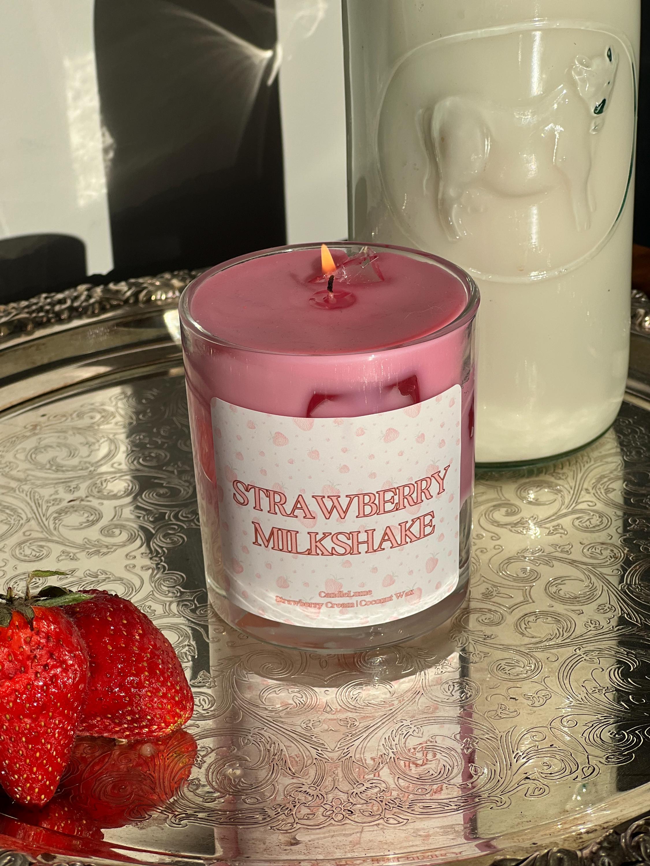 Strawberry MilkShake Candle / Strawberry Candle / Strawberry Lovers / Spring Candles / Drink Candle / Beautiful Candle