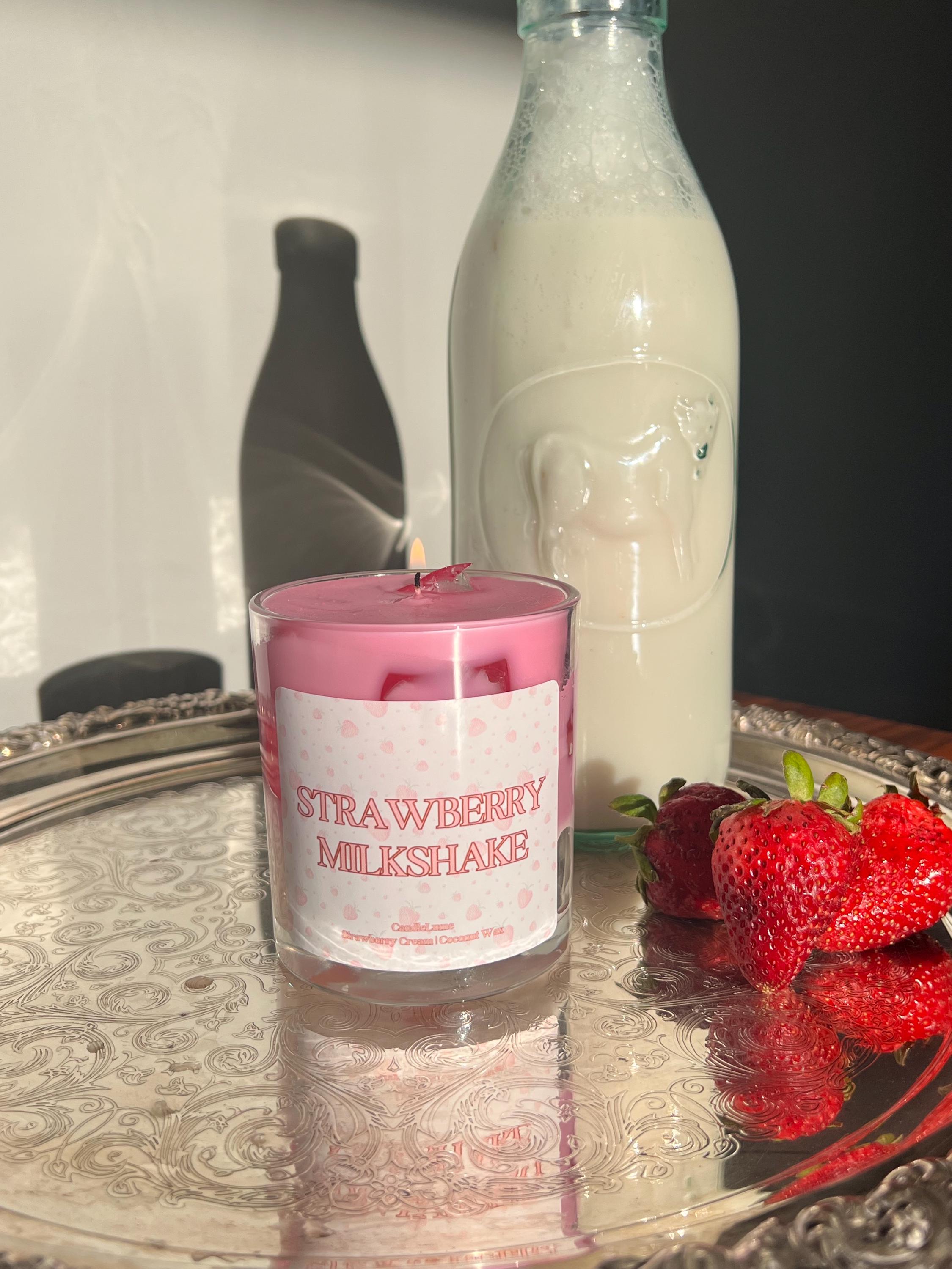 Strawberry MilkShake Candle / Strawberry Candle / Strawberry Lovers / Spring Candles / Drink Candle / Beautiful Candle